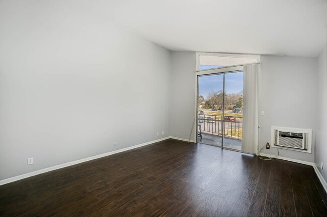 Building Photo - 1 bedroom 1 badroom condo in Franklin
