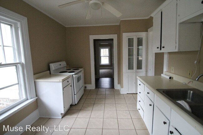 Building Photo - 4 br, 1 bath House - 4440 Saluda Road
