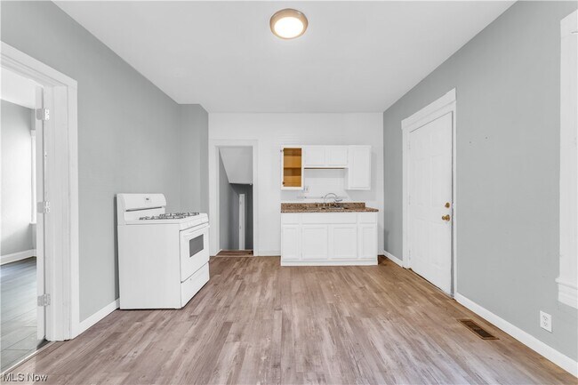 Building Photo - 3721 W 33rd St