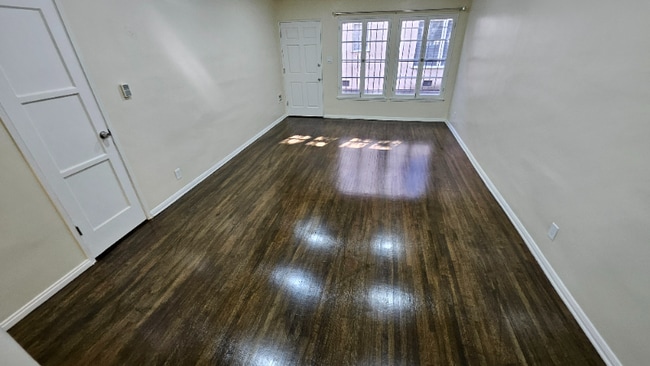 Building Photo - 120 N Gale Dr