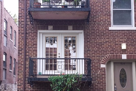 Building/Porch - 914 Eastgate Ave
