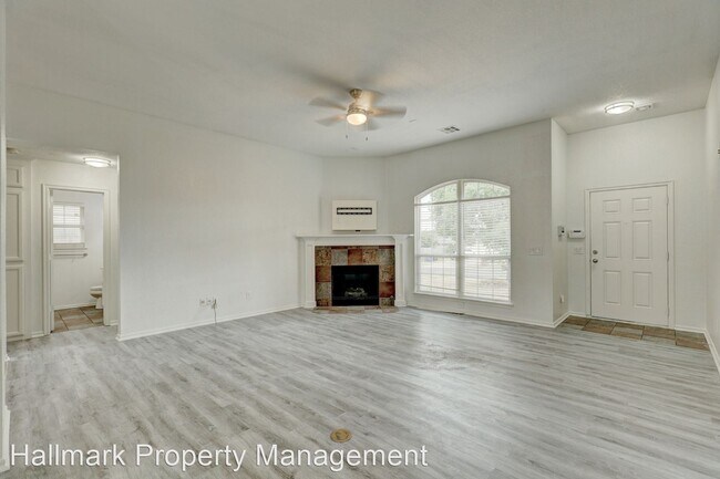 Building Photo - 3 br, 2 bath House - 1821 Creekside Drive