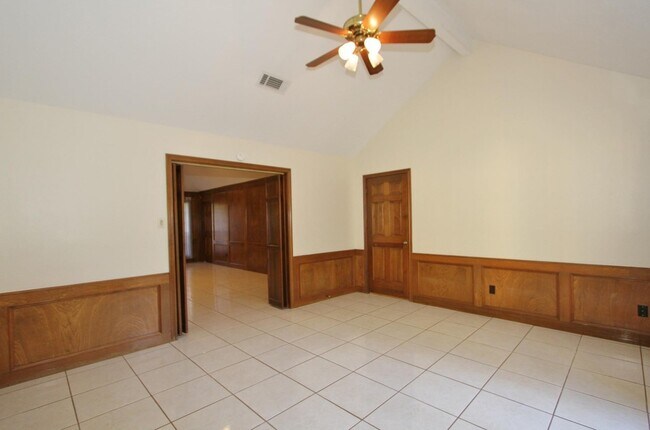 Foto del edificio - 3339 Three Pines Dr