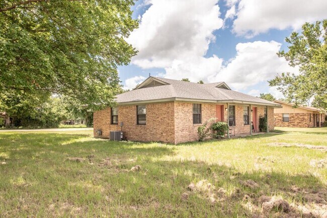 Foto del edificio - 1801 Cheryl Dr