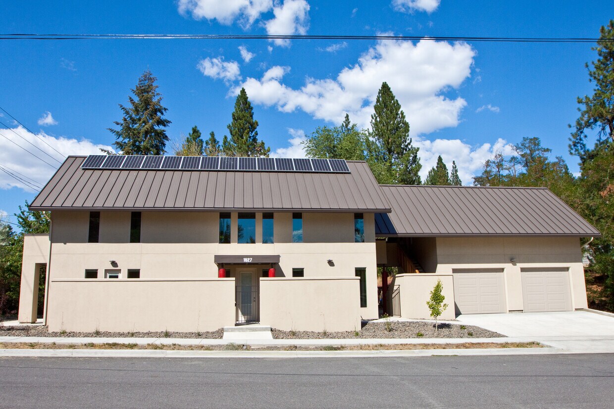 Primary Photo - New Build-Beautiful Home!