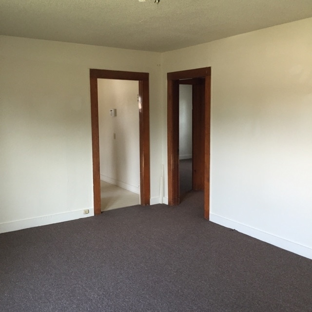 Building Photo - UPDATED HOME WITH 2 BEDROOMS