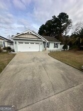 Building Photo - 101 Waters Edge Dr