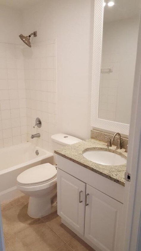 Foto del edificio - 572 SW 28th Ave