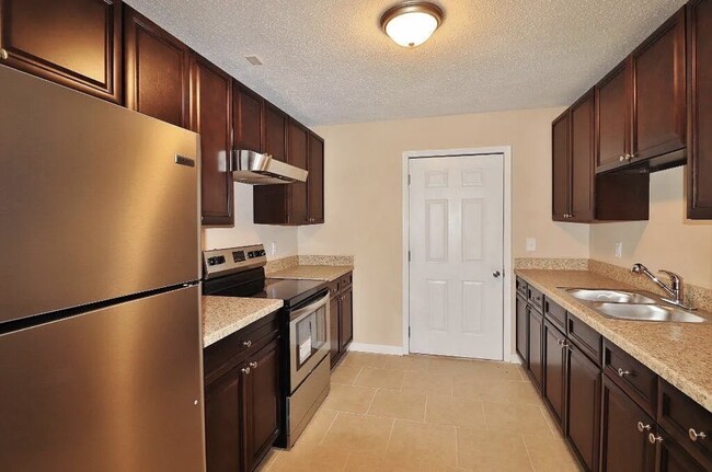 Building Photo - 8080 Jacques Dr