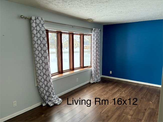 Building Photo - 1000 Toledo St