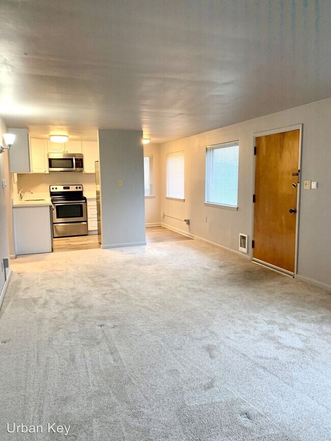 Building Photo - 5754 SW Admiral Way