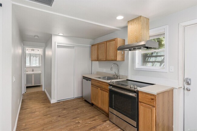 Foto del edificio - 10311 Stone Ave N