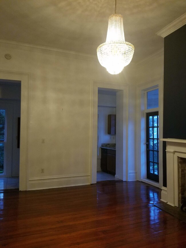 Building Photo - 2512 Magazine St