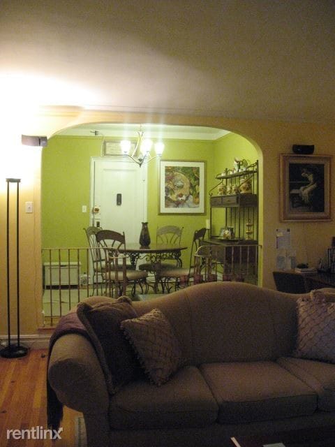 Building Photo - 1 br, 1 bath Apartment - 3220 Avenue H