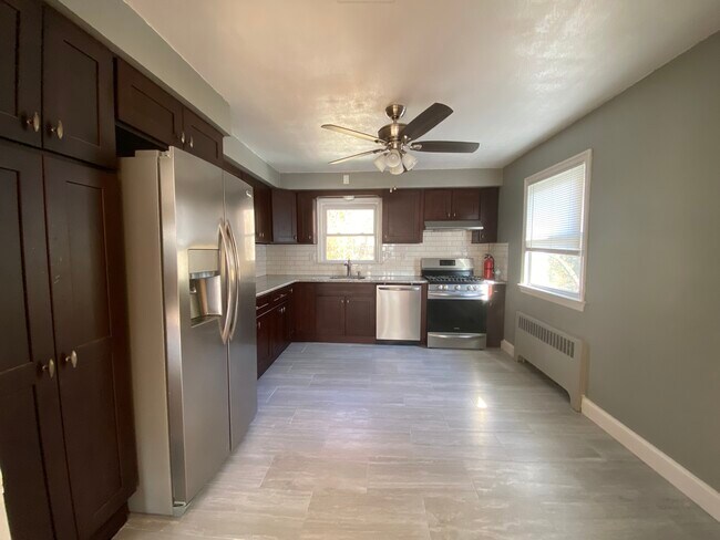 Foto del edificio - 1471 Gregory Ave