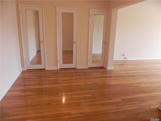 Building Photo - 13 Welwyn Rd