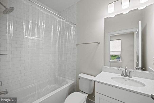 Building Photo - 1548 Meadowlark Glen Rd