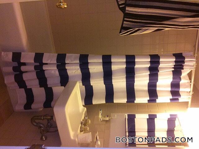 Building Photo - 14 Murdock St