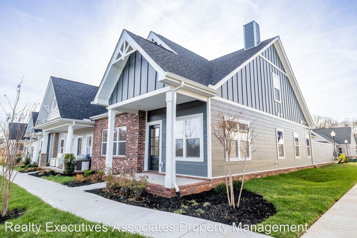 Primary Photo - 2 br, 2 bath House - 166 Goldheart Road