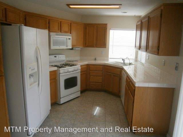 Building Photo - 3 br, 2.5 bath House - 169 River Rock Ct.