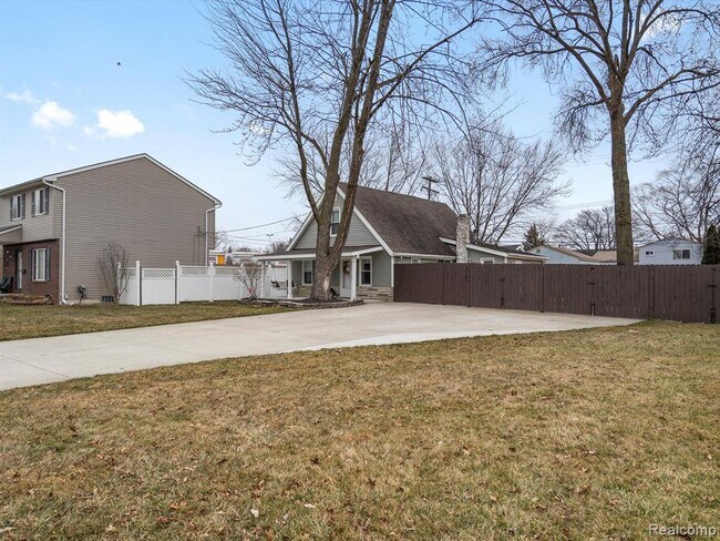 Building Photo - 26714 Townley St