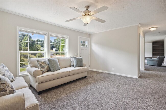 Building Photo - 8460 Reedy Creek Rd