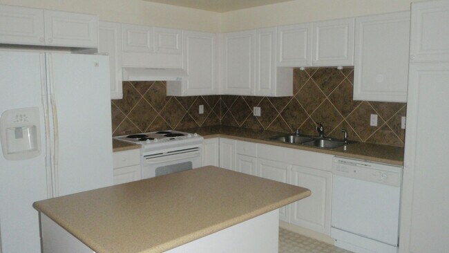 Foto del edificio - Fairways Edge 3 Bed/2.5 Bath Townhouse Available Now!