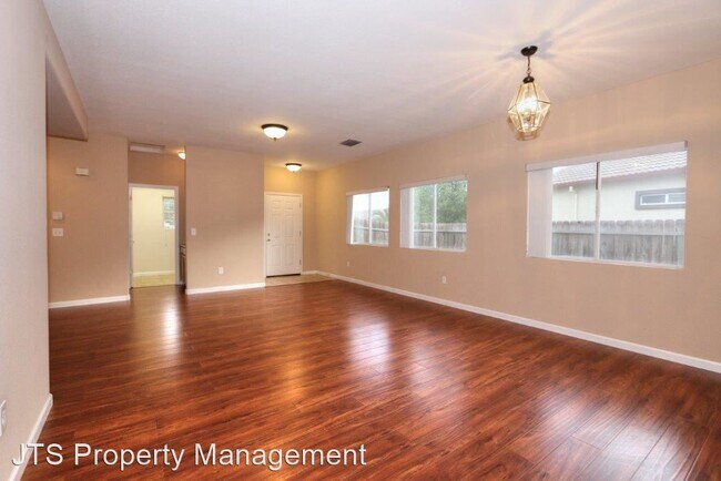 Foto del edificio - 3 br, 2.5 bath House - 3129 Saginaw Street
