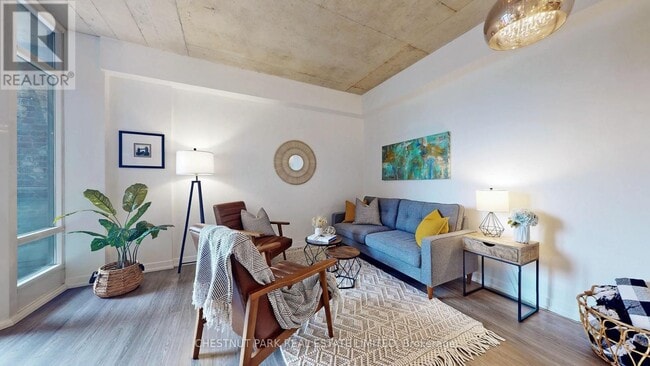 Building Photo - 127 Queen St E