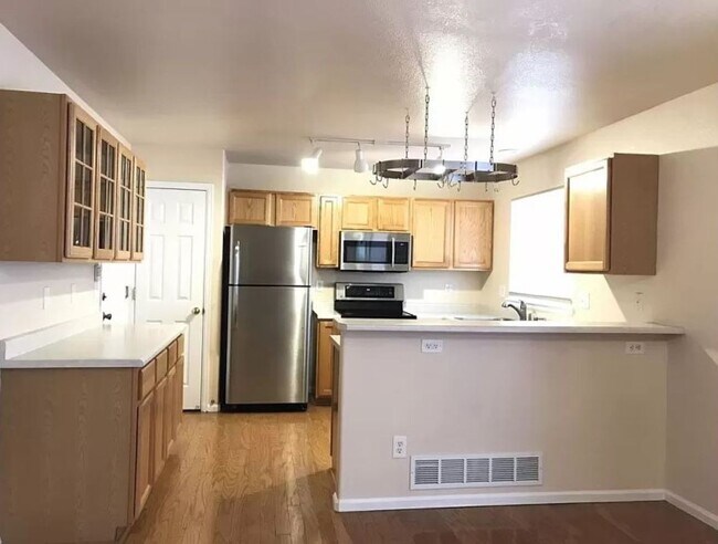 Building Photo - Captivating 4-bedroom, 3-bathroom home Ava...
