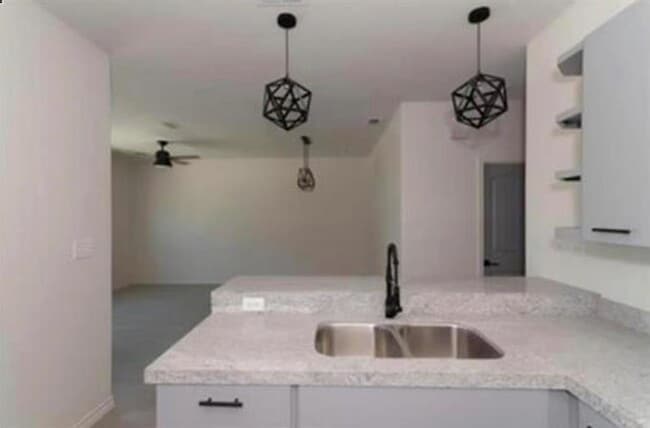 Building Photo - 7608 Rocio Dr