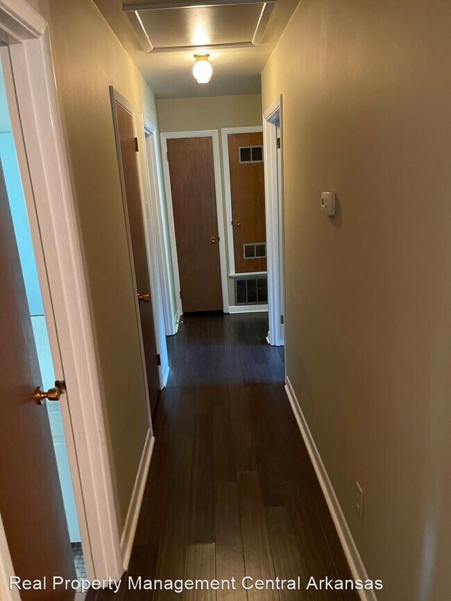 Foto del edificio - 3 br, 2 bath House - 8111 Lowell Ln.