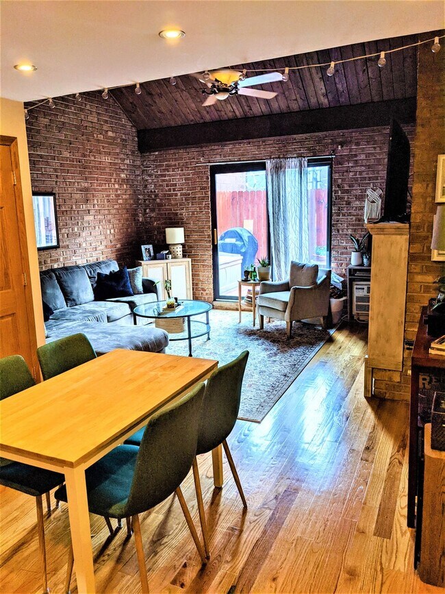 Foto del edificio - 2660 N Halsted St