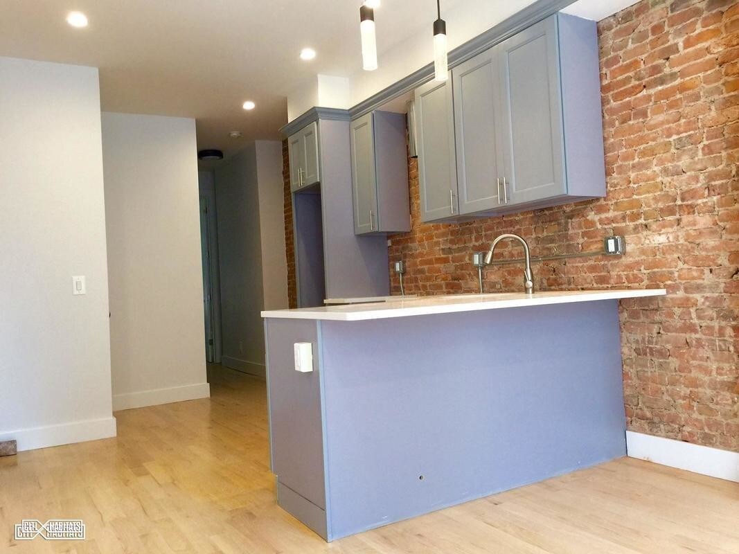 Foto principal - 633 Halsey St
