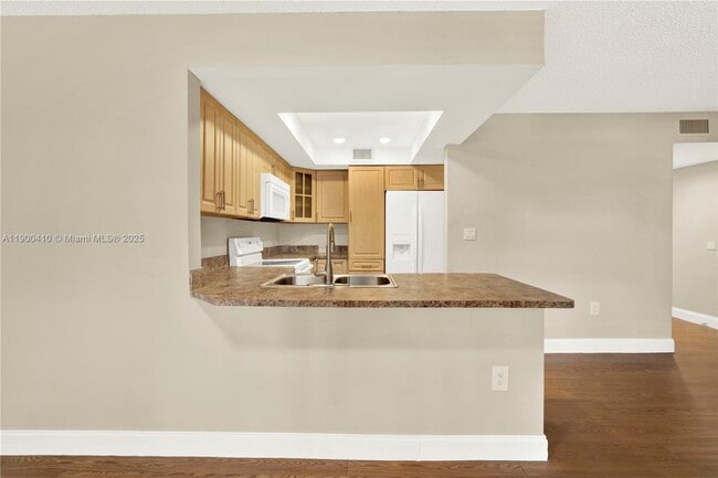 Building Photo - 9255 SW 125th Ave