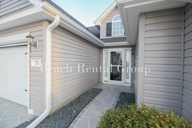 Building Photo - 35 Palmetto Green Dr