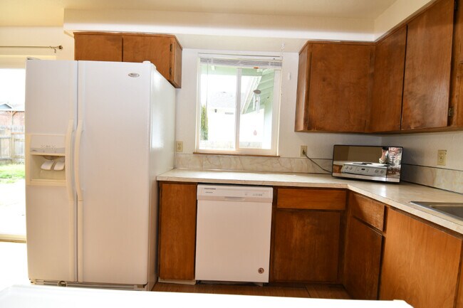 Building Photo - 187 Georginna Dr