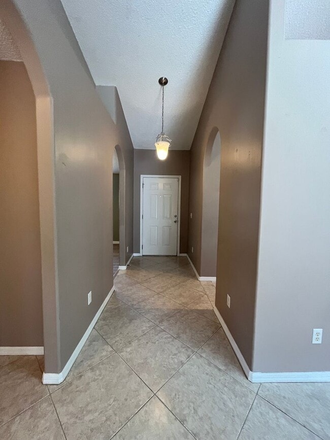 Building Photo - Beautiful Fenced in Yard on a cul-de-sac!!!