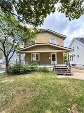Building Photo - 1170 Lily St