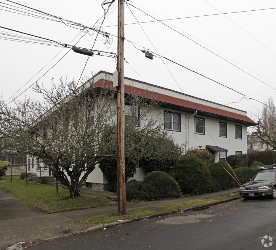 Building Photo - Inverness Apartments