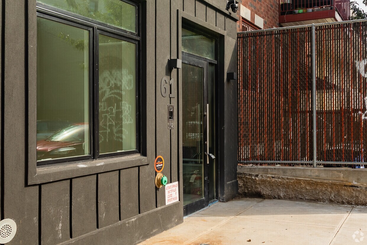 Building Photo - 61 Troutman St