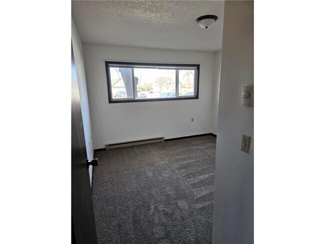 Building Photo - 812 Hills Ave