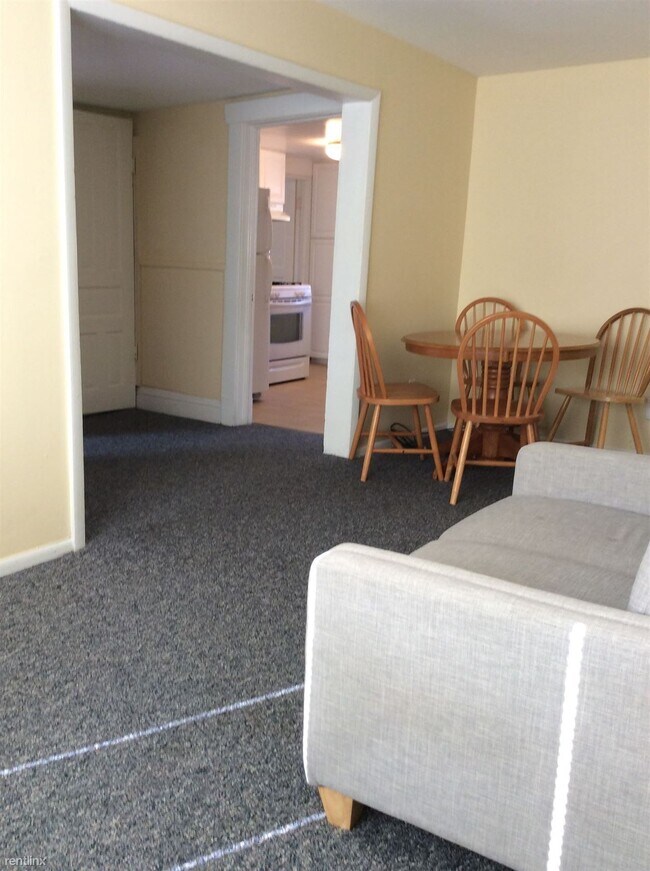 Building Photo - 3 br, 1 bath House - 912 Mary St apt 4