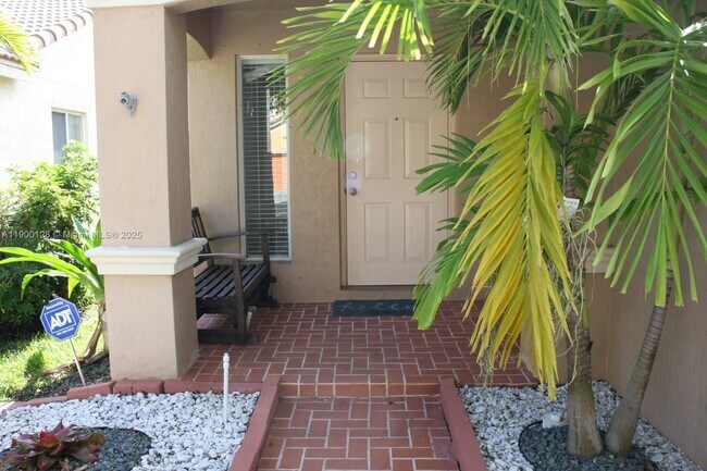 Foto del edificio - 1084 Golden Cane Dr