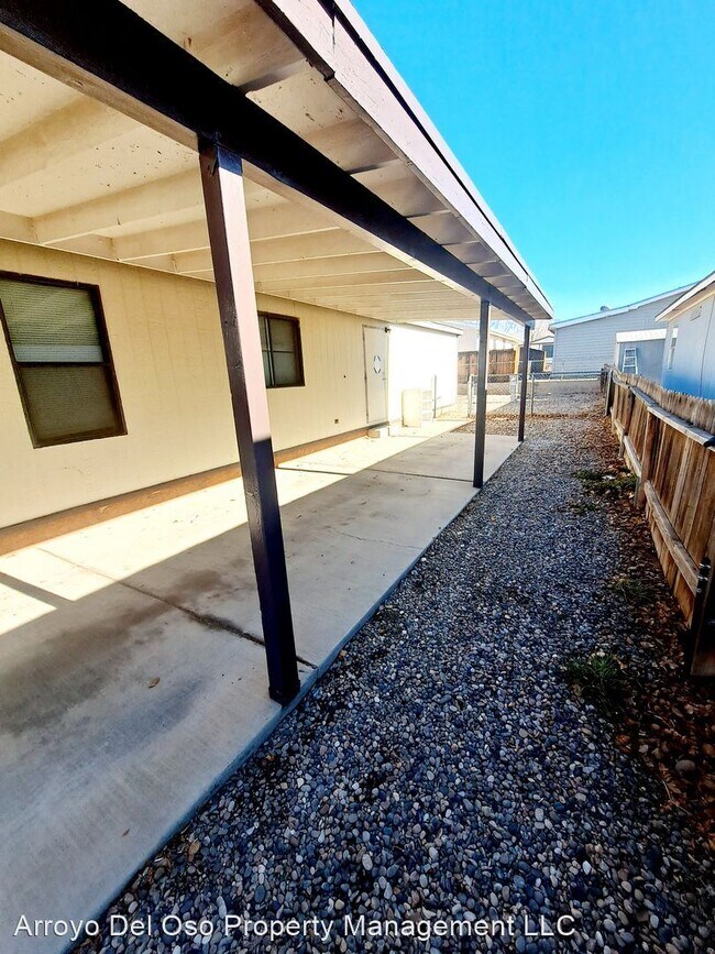 Foto del edificio - 2 br, 2 bath House - 8506 Brook NE