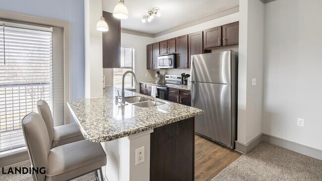 Foto del edificio - 4689 Mustang Pkwy