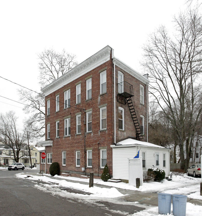 Building Photo - 185 Grand St