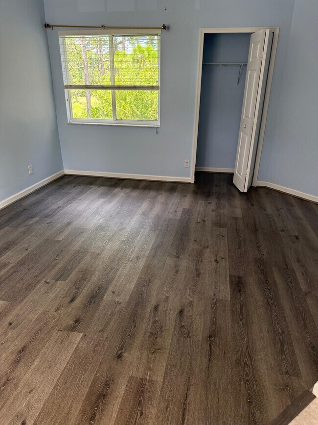 Foto del edificio - 8346 Mulligan Cir