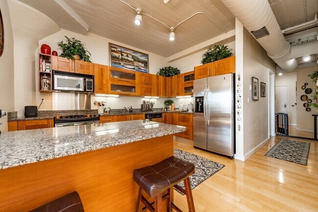 Foto del edificio - 210 South St