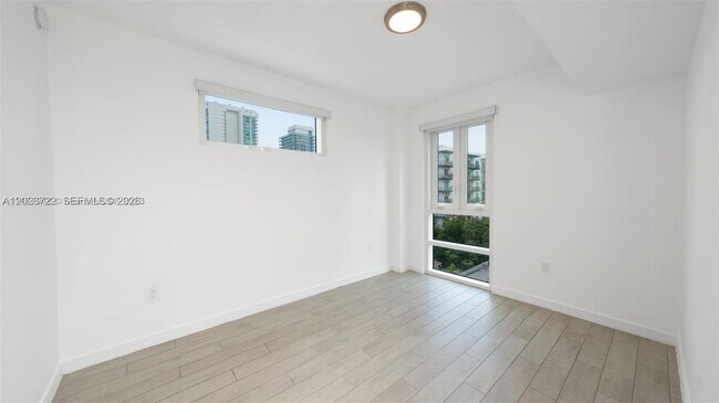 Foto del edificio - 321 NE 26th St
